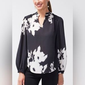 Chico’s Floral Pintuck Shirt Size 1, Standard size 8